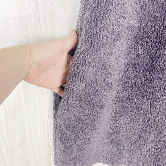 Altar'd State | Purple Hooded Fuzzy Vest With Pockets Medium / Large - Picture 4 of 6